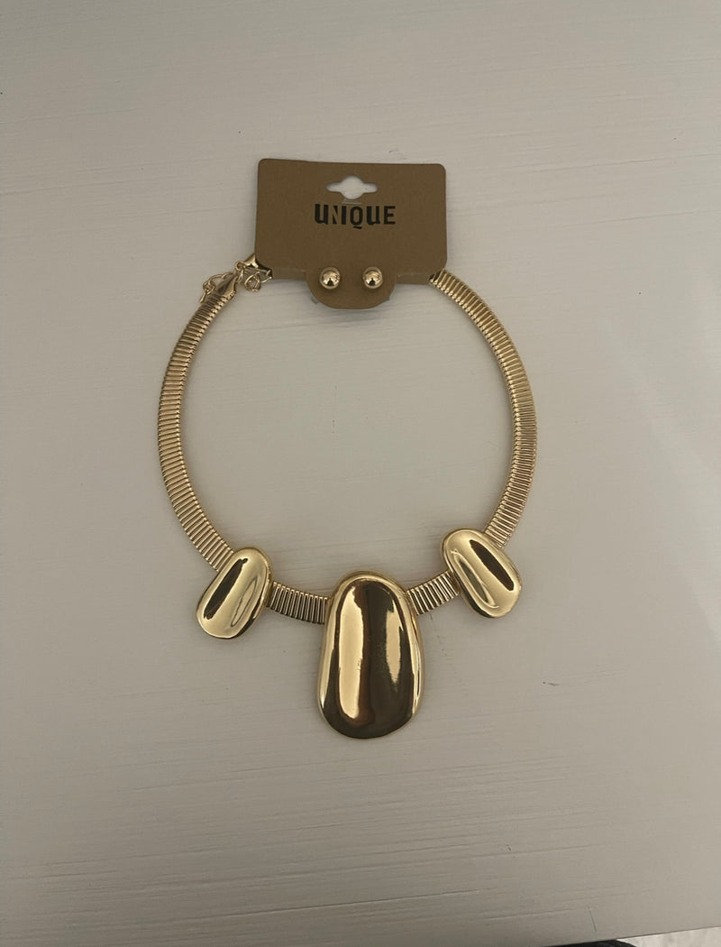 Gold Choker Necklace Set