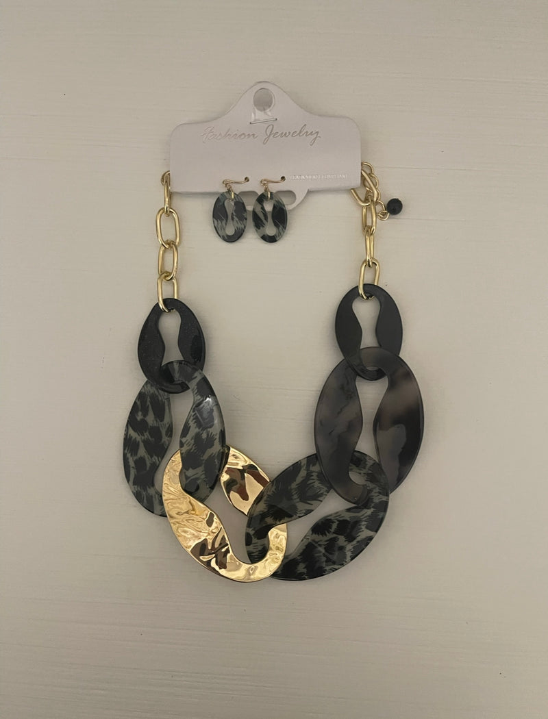Black Leopard Necklace Set