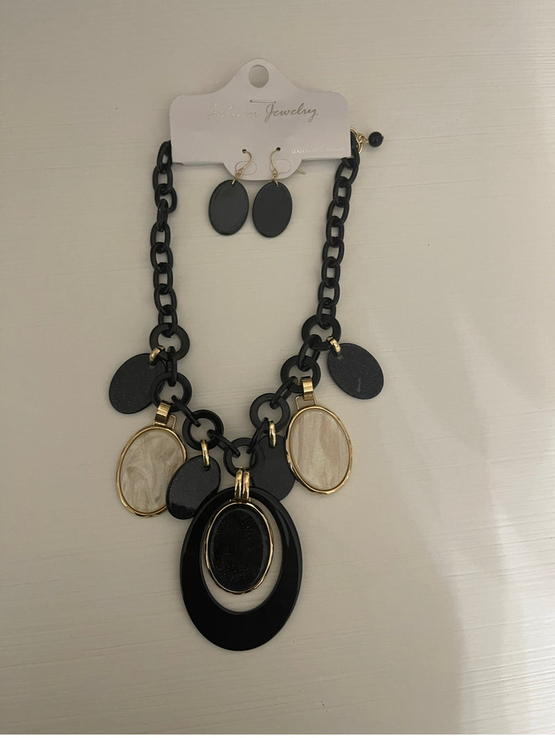 Black Oval Necklace Set
